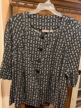 Kim Rogers Woman Black & White Patterned Button-Front Blouse
